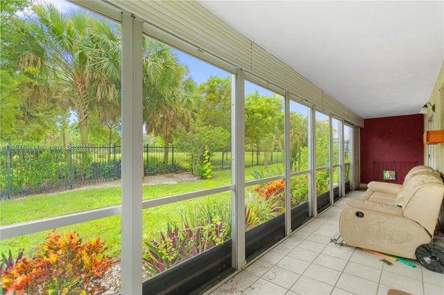 2 of 35 - 4800 Hillcrest Ln 101, Hollywood, FL