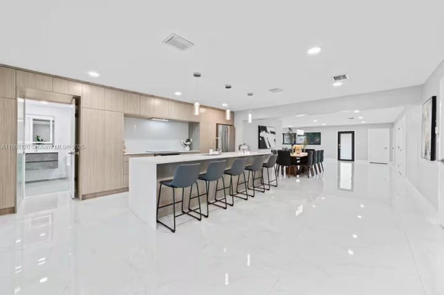 5 of 13 - N/A, Miami, FL