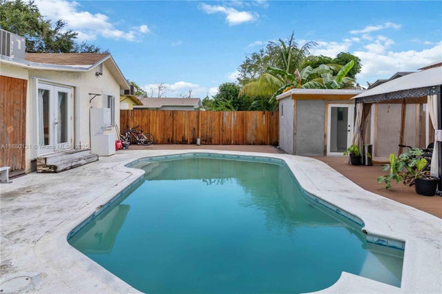 1 of 28 - 5740 Lincoln St, Hollywood, FL