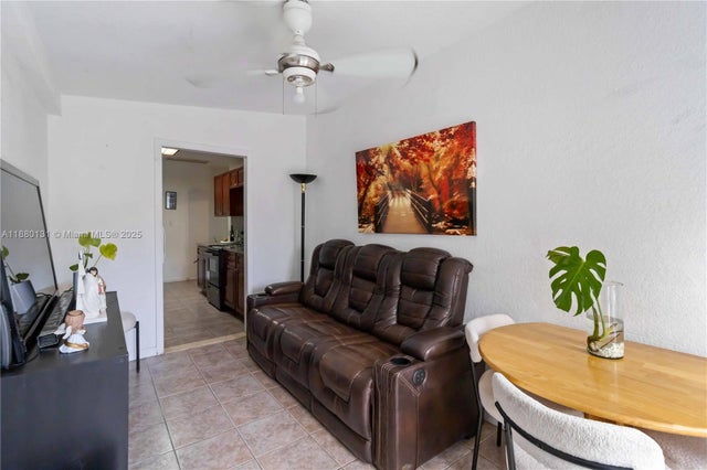5 of 28 - 5740 Lincoln St, Hollywood, FL