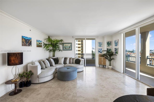 2 of 30 - 90 Alton Rd 811, Miami Beach, FL