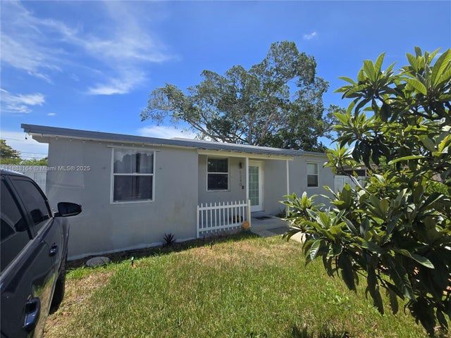 1 of 33 - 5240 Ne 16th Ter, Pompano Beach, FL
