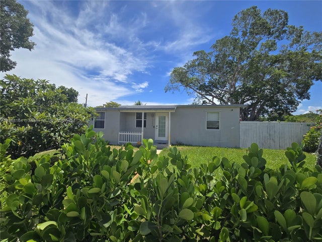 2 of 33 - 5240 Ne 16th Ter, Pompano Beach, FL