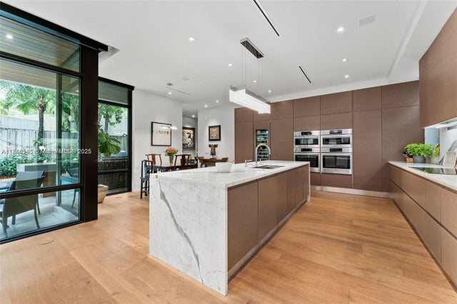 1 of 26 - 2803 Crystal Ct, Coconut Grove, FL