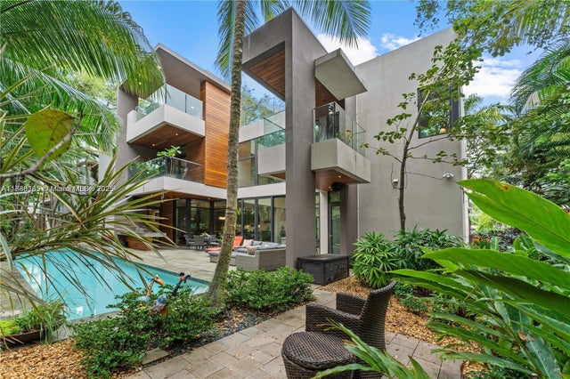 2 of 26 - 2803 Crystal Ct, Coconut Grove, FL