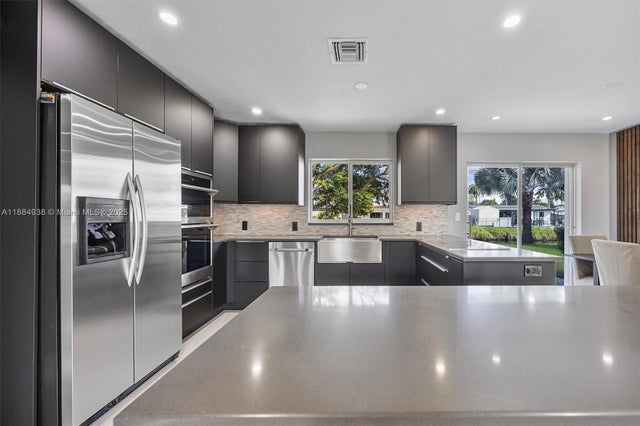 4 of 26 - 10521 Sw 49th St, Miami, FL