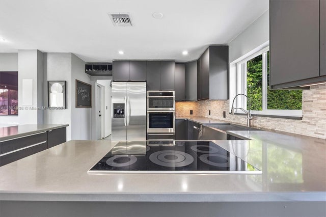 5 of 26 - 10521 Sw 49th St, Miami, FL