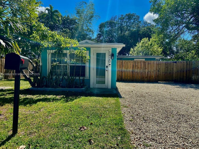 1 of 41 - 1420 Sw 33rd Ct, Fort Lauderdale, FL
