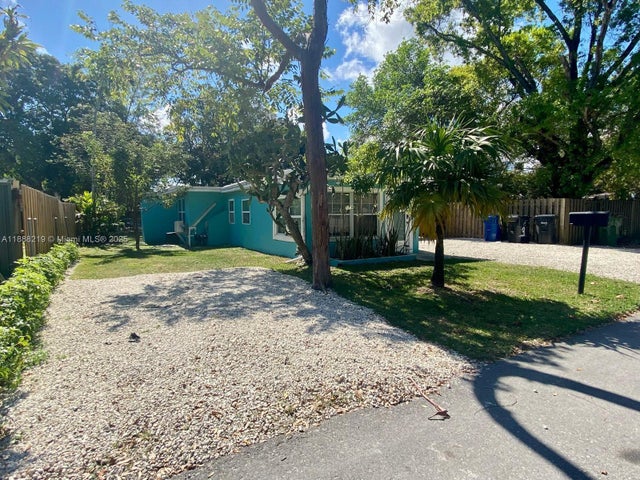 3 of 41 - 1420 Sw 33rd Ct, Fort Lauderdale, FL