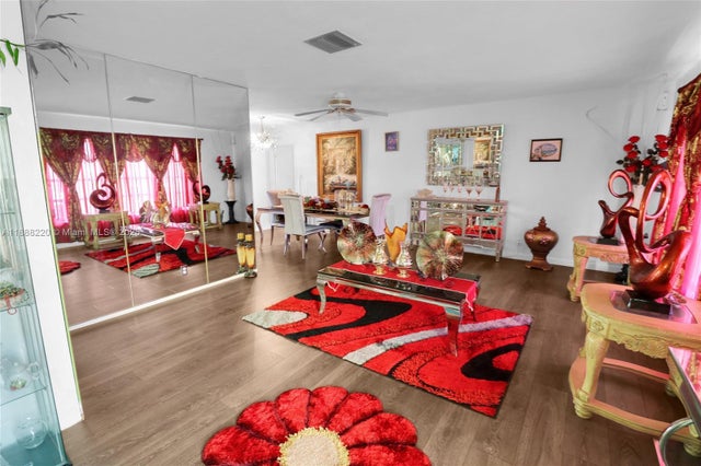 5 of 28 - 6712 Nw 73rd St, Tamarac, FL