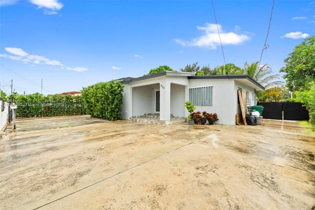 4 of 24 - 420 Nw 44th Ave, Miami, FL