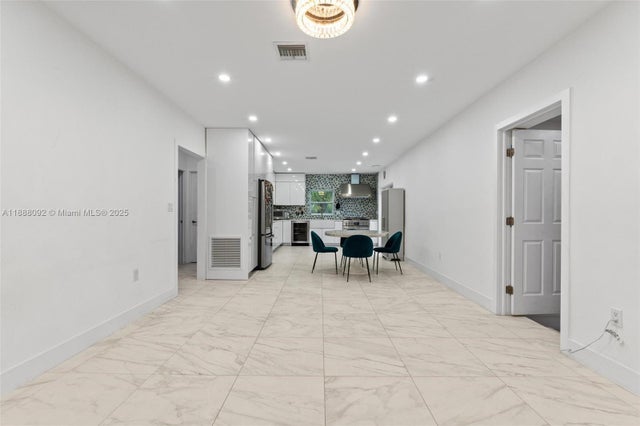 5 of 24 - 420 Nw 44th Ave, Miami, FL