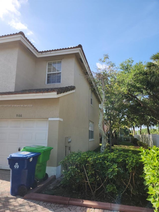 2 of 39 - 9166 Nw 40th Pl, Sunrise, FL