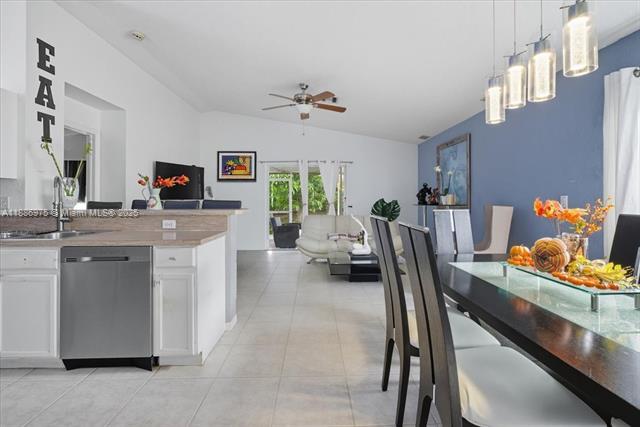 4 of 50 - 4642 Sw 12th Ct, Deerfield Beach, FL
