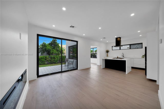 5 of 40 - 1370 Sw 5th St, Miami, FL