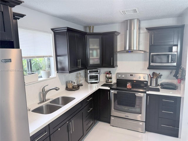 5 of 20 - 2150 Nw 43rd St, Miami, FL