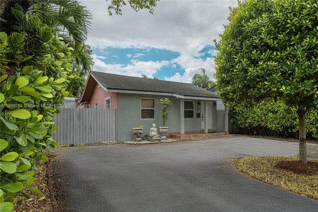 1 of 8 - 3410 Sw 24th St, Miami, FL