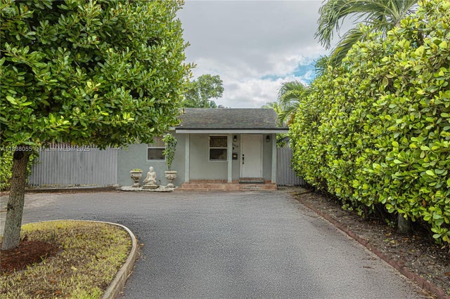 2 of 8 - 3410 Sw 24th St, Miami, FL