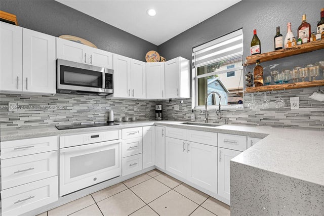 4 of 42 - 12965 Sw 133rd Ter, Miami, FL