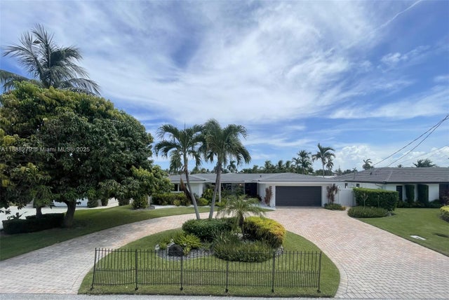 1 of 35 - 2740 Ne 6th St, Pompano Beach, FL