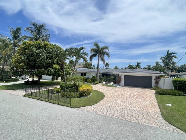2 of 35 - 2740 Ne 6th St, Pompano Beach, FL