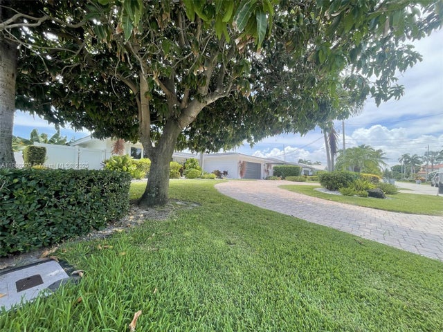 3 of 35 - 2740 Ne 6th St, Pompano Beach, FL