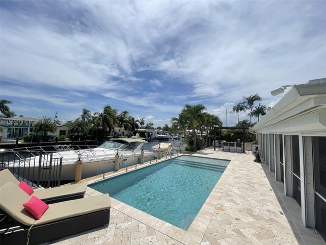 4 of 35 - 2740 Ne 6th St, Pompano Beach, FL