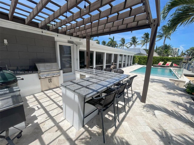 5 of 35 - 2740 Ne 6th St, Pompano Beach, FL