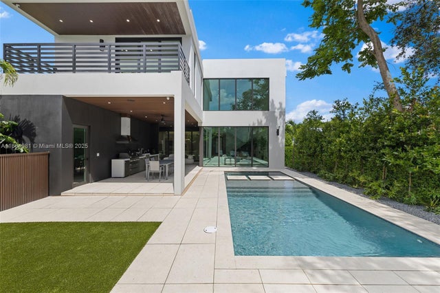 4 of 79 - 260 Nw 49th St, Miami, FL