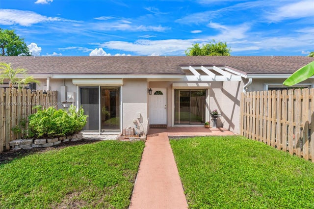 2 of 36 - 5145 E Lakes Dr, Deerfield Beach, FL