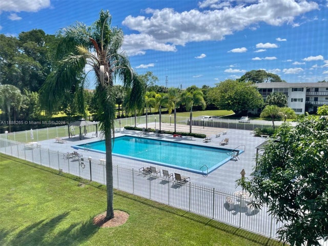 1 of 17 - 1101 Hillcrest Ct 307, Hollywood, FL