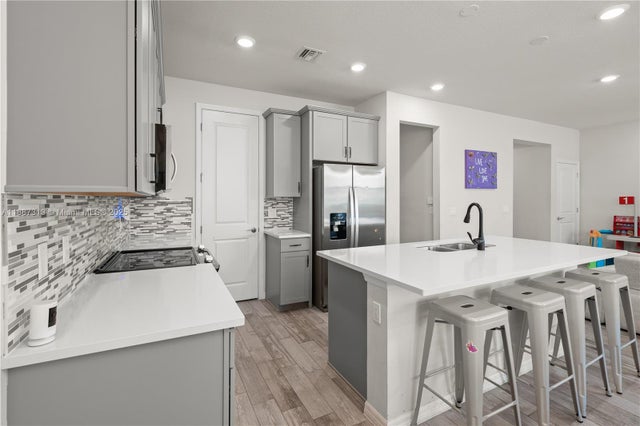2 of 52 - 4955 Eucalyptus Dr, Hollywood, FL