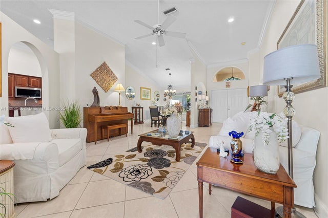 3 of 30 - 805 Lake Blvd, Weston, FL