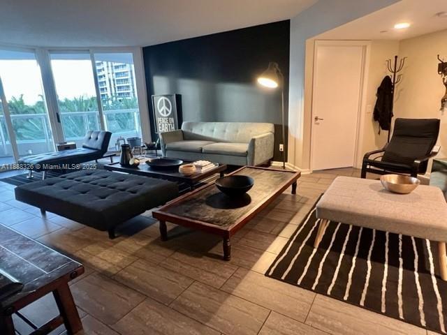 1 of 17 - 21055 Yacht Club Dr 606, Aventura, FL