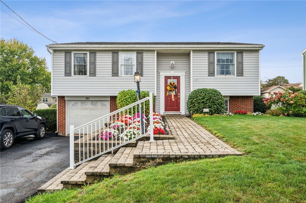 121 Eleanor Drive, Latrobe