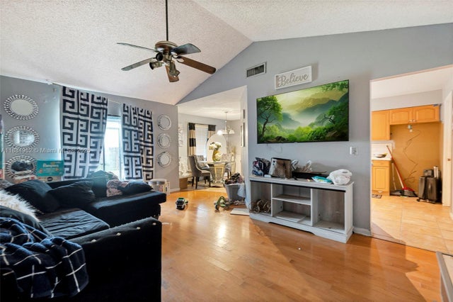 5 of 24 - 4570 Brook Dr, West Palm Beach, FL