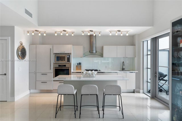 4 of 20 - 3739 Collins Ave N-605, Miami Beach, FL