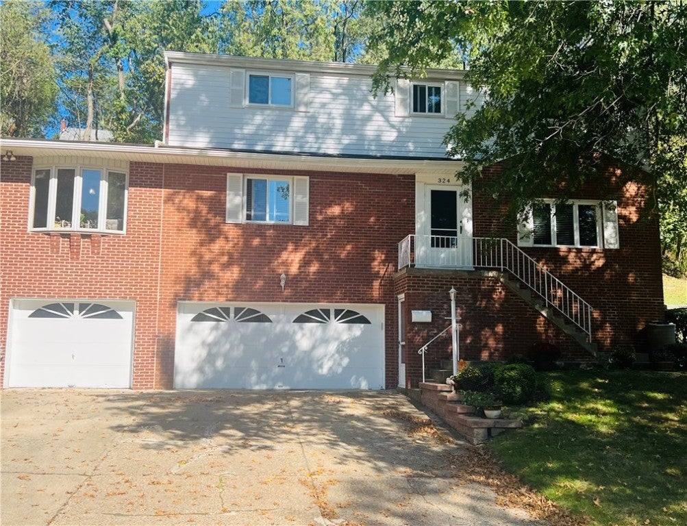 324 Sharon Drive, Forest Hills Boro