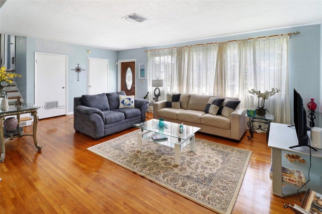 3 of 36 - 195 Ne 121st Ter, North Miami, FL