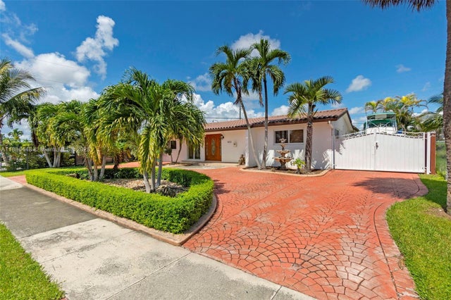 3 of 41 - 9625 Sw 47th St, Miami, FL