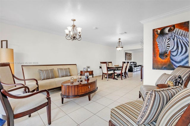 4 of 41 - 9625 Sw 47th St, Miami, FL