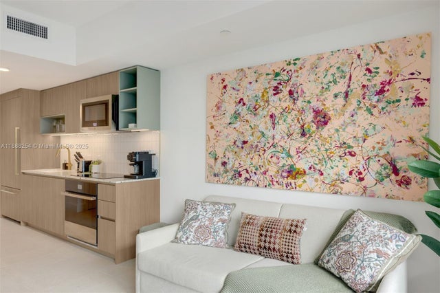 2 of 36 - 159 Ne 6th St 2607, Miami, FL