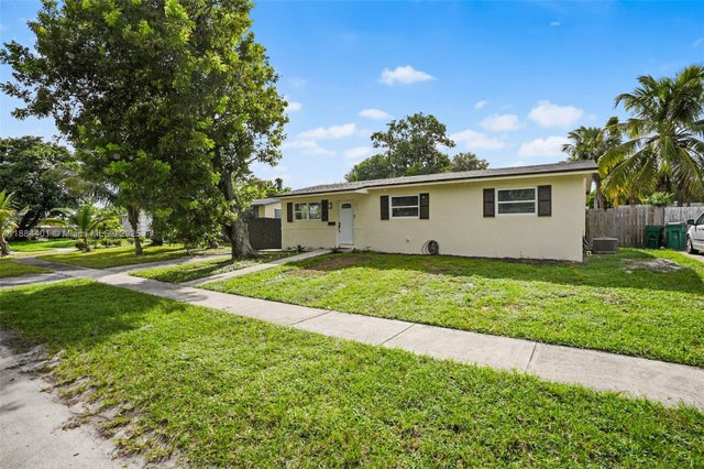 1 of 18 - 621 Sw 50th Ter, Margate, FL