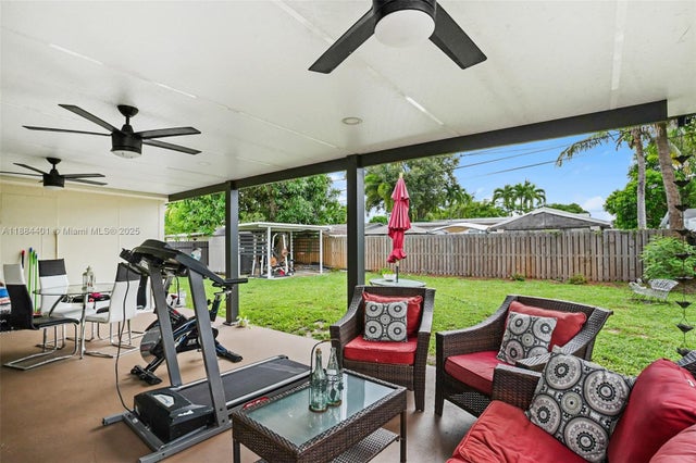 5 of 18 - 621 Sw 50th Ter, Margate, FL