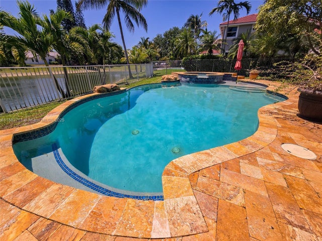 4 of 47 - 6600 Nw 56th Dr, Coral Springs, FL