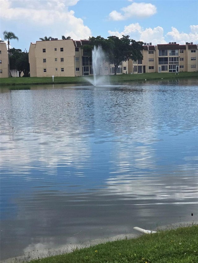 3 of 35 - 8920 Sunrise Lakes Blvd 111, Sunrise, FL