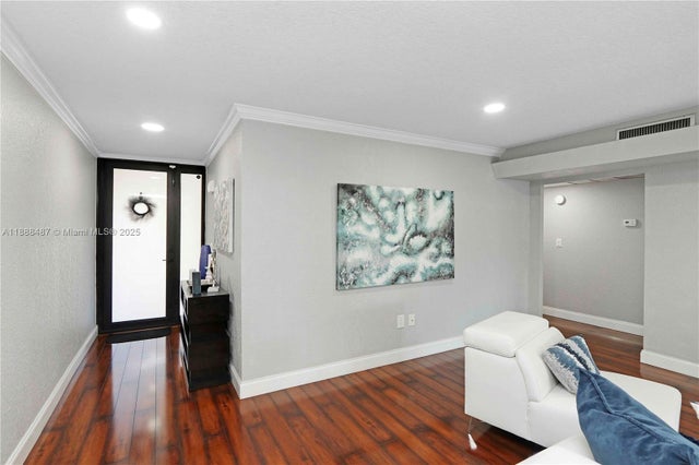5 of 31 - 16103 Kingsmoor Way, Miami Lakes, FL