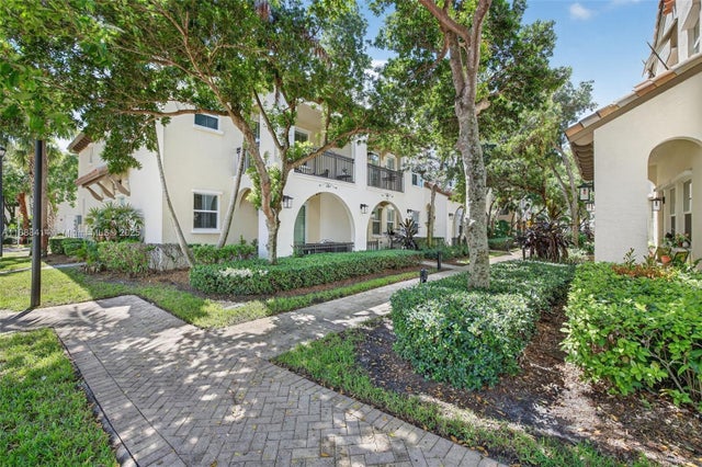 4 of 68 - 4186 Cascada Cir, Cooper City, FL