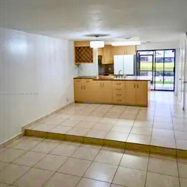 3 of 9 - 5164 S University Dr, Davie, FL