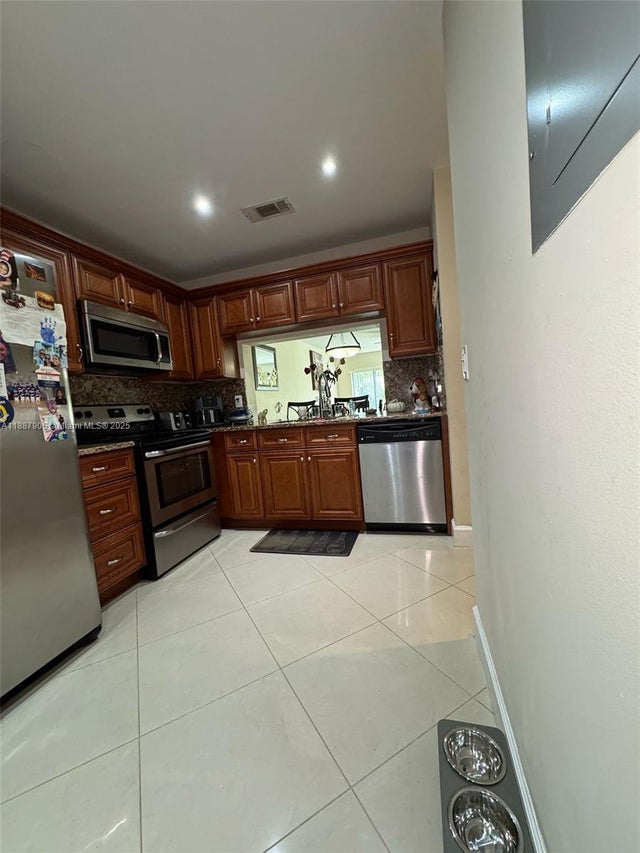 4 of 27 - 9204 Nw 49th Pl, Sunrise, FL